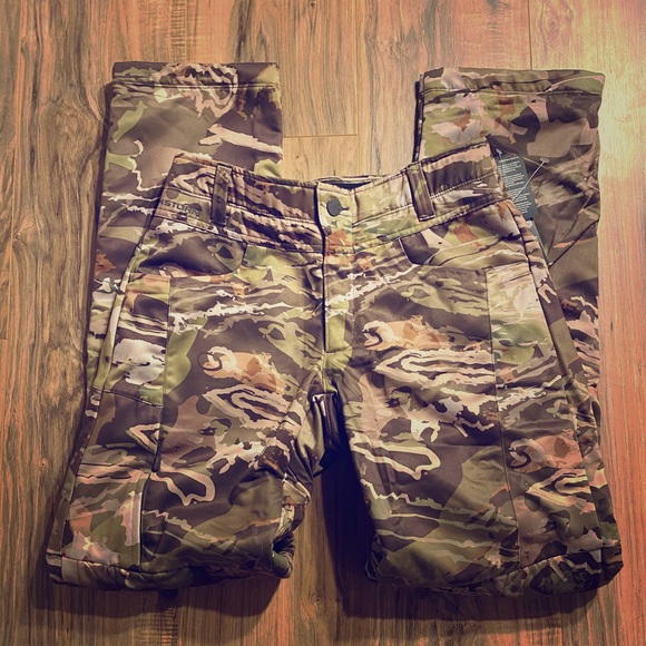 Under Armour Pants - Under Armour Storm Camouflage Pants! NWT! Size 4.